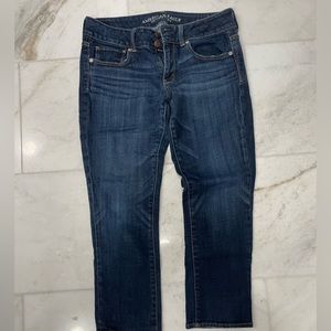 American Eagle Artist Crop Stretch jeans size 8. Gently worn.